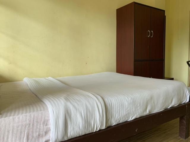 Sweet Home Guest House 西隆 外观 照片