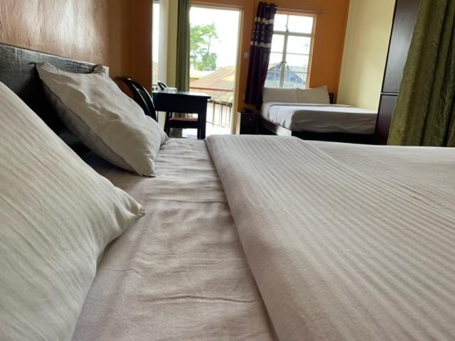 Sweet Home Guest House 西隆 外观 照片